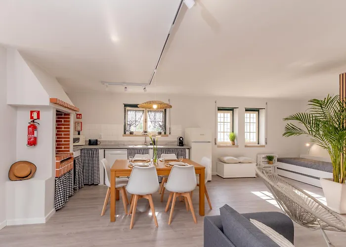 Casa Do Ze Grande Casa de Férias Silveira (Lisbon)